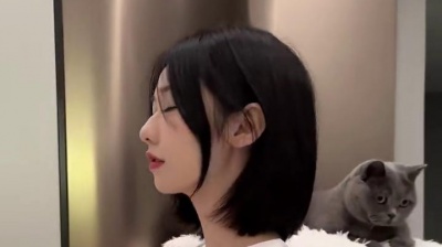 猜猜我是谁 - 看什么？#程女士#不吃奶拖露#火只木南#一栗小莎子