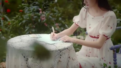 宝儿唱歌 - 刘瑞琦《夏天》雨后太阳露出笑脸，就像蓝天云朵拼凑出爱的图案！