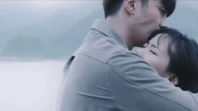 小蜜蜂 - 马健涛《悲伤追我三万里》用尽一生全力 现实弄丢了你
