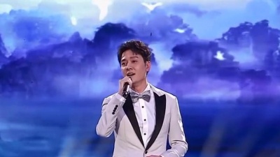 不出名减肥博主 - 冯绍峰深情演唱《女儿情》这可能是最会唱歌的唐僧了~