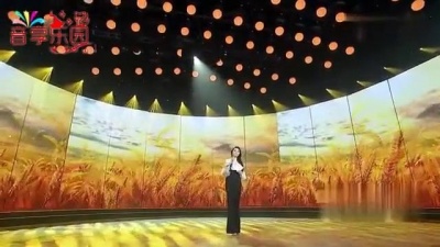 FashionMove - 美女现场一曲《风吹麦浪》好听极了，太美了