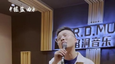 SHHO魔法部 - #摇篮曲 月儿明，风儿轻，树叶遮窗棂……每当唱起这首歌，就想起小时候在妈妈的怀中……
