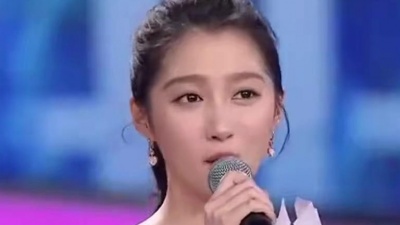 小西瓜 - 关晓彤、吴磊同台演唱《微微》渺小的伟大，真的太好听了