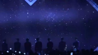 纪晓兰 - EXO的《初雪》舞台 每次下雪都会登上音乐榜的歌！超好听