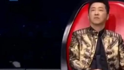 酱紫音乐 - 谢霆锋携美女刘郡格甜蜜演绎《作曲家》，声线配合完美超好听！