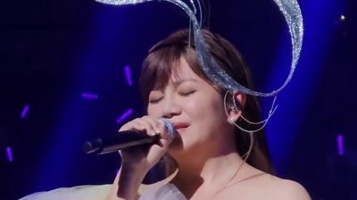 爱豆圈 - 梁静茹《慢冷》2023梁静茹当我们谈论爱情世界巡回演唱会上海站直拍