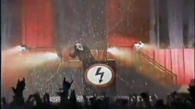 Marilyn Manson、Marilyn Manson - Antichrist Superstar (From Dead To The World)