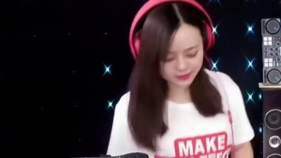 音乐会旅行 - 团小团：5首伤感情歌DJ版串烧，首首经典，曲曲动听！