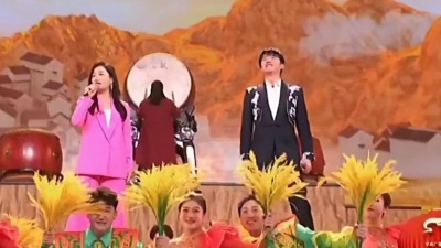 天堂的孩子 - 《丰收进行曲》凤凰传奇。还是他们的《最炫民族风》比较烧脑好听