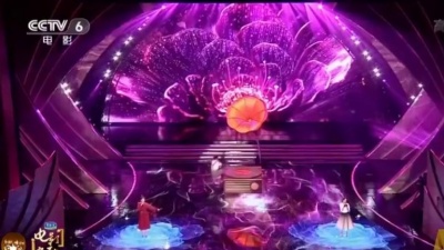 潮流穿搭榜 - 孟美岐《花儿为什么这样红》