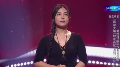 九三学长 - 《男孩》的幕后和音师—刘郡格台前献唱此曲