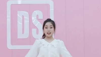 十三亿少女的尖叫 - #幼儿舞蹈 今日份的可爱小舞蹈《明天会更好》已送达！完整版留言呀！#幼师