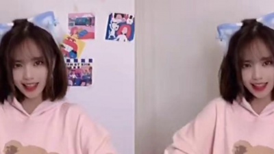 阿超Ac - 一眼就上头的jk小姐姐，越看越喜欢！#Without Me摇摆舞#甜系女孩