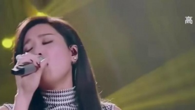 圈内娱公 - 黄丽玲A-Lin《她说》
原唱 #林俊杰 
#alin黄丽玲 #我是歌手 #音乐现场