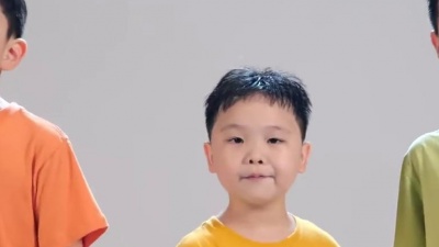环球童声音乐 - 绣球花小合唱团演唱的中文版的《素食僵尸》适合尖叫演唱的儿歌