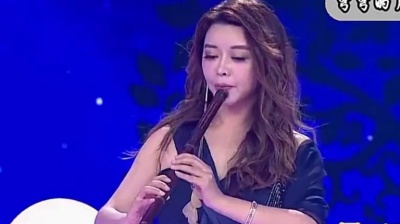 邂逅音乐 - 笛箫独奏《弯弯的月亮》，竹笛女神唐俊乔演奏，太美了！