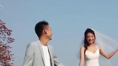 大锅只是喝醉 - 邓丽君的《相看泪眼》，千里烟波，多情自古伤离别，古色古香