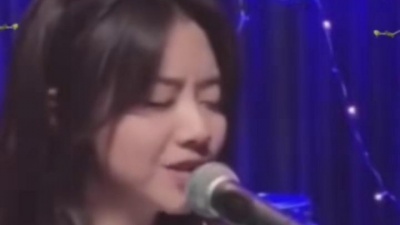 调侃贫道 - #谭松韵 原来唱歌这么好听啊！一开口就沉醉了。 #民谣   #世界那么多人   #怀旧 #热歌 #伤感音乐