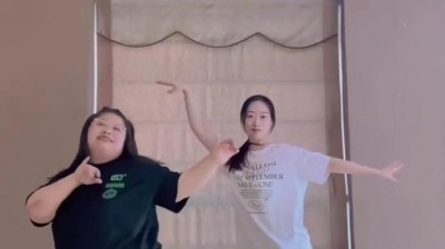 吉拉拉 - #余二再跳广寒谣回馈粉丝 编的太美了！#来跳舞
