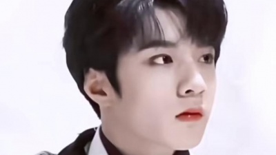 十三亿少女的尖叫 - #时代少年团#刘耀文 好的脸蛋就是要拿出来欣赏?这是一个欣赏完颜的视频  #歌曲宿