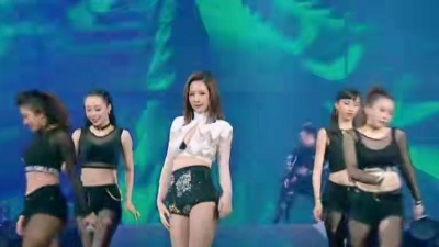 安心亚 - 靓仔 + 呼呼 (2017 超级巨星红白艺能大赏)