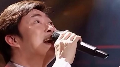 青砖 - “许文强”黄晓明演唱《上海滩》，一开口太深情了，全场都被征服