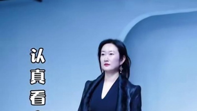 耀阳环游记 - #模特课堂 仔细看3遍，回答出视频中的问题⁉️分享给走秀爱好者，好用的转身技巧…#创作灵感 #走秀 #上热门 #走路带风 #又美又飒