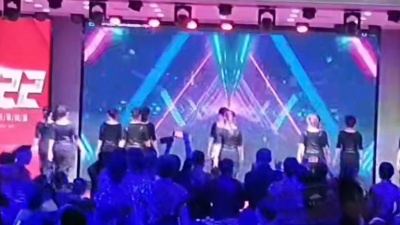 王光华 - 《地球人都知道我爱你》演唱者：周桐同，模特表演者：朱岩琼等
