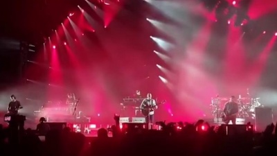 红粉缥缈 - Linkin Park - Nobody Can Save Me Live in Berlin