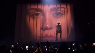 Miley Cyrus - Wrecking Ball