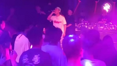 青青细雨 - Mac ova seas - 莫斯科郊外的晚上(Live)