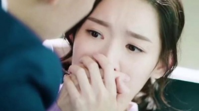 喷摩丝稻草人 - 你昨天晚上太缠人了！？？？#只是结婚的关系#一定要看到最后#王玉雯王子奇吻戏太多了#吸引夫妇推拉式恋爱好甜