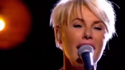 梯田网络 - Dana Winner - One Moment In Time - live 2017
