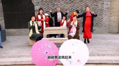 贾富营歌手音乐人 - 贾富营-开心跳起来原人原唱MV