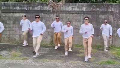 白展堂 - 盘它，2022年会开场舞《LA BAMBA》，瞬间嗨爆全场