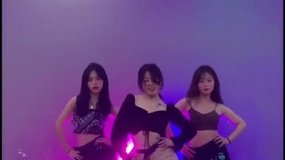 精神小伙杠杠滴 - 越南超音乐《Ke Cap Gap Ba Gia》秀一段