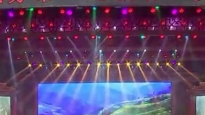 买买小天使 - 阿布莱孜在阿克苏春晚演唱了一首《多彩中国年》