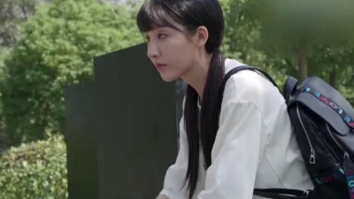红哥音乐秀 - 美女翻唱《情系红岩垭》超越了原唱，深情动听，唱哭了多少孝顺的儿女