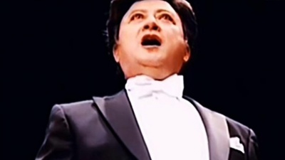 账号已注销 - 年近70岁男高音胡松华演唱《祖国啊母亲》结尾高音毫不费力 指挥:李德伦