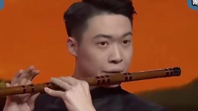 可乐音乐 - 一曲笛子合奏《游击队之歌》轻快活泼 催人奋进！