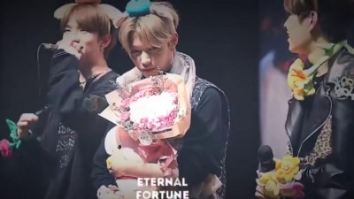 本硕博吐槽君 - Stray Kids《Clé 1 :MIROH》签售会，《Maze of Memories》Felix直拍！雀斑小菲太圈人了！