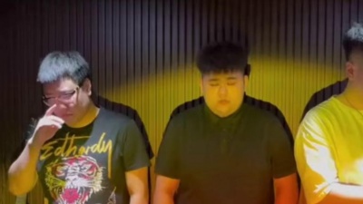 叶子的夜 - 半吨兄弟《谢谢你的爱》如果有机会 我们一起去看日落吧