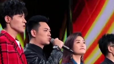 灰兔子大叔 - 热血沸腾！凤凰传奇玲花、老舅等合唱《出征