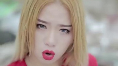 系你男友呀 - 苗族歌曲-我比其他都爱你的人