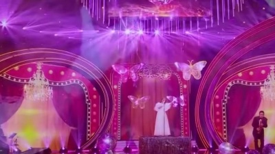 尼斯 - 主演来唱主题曲！邓萃雯《我和春天有个约会》梦回70s