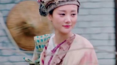 荒草音乐 - 这应该是我见过颜值最高的黄蓉了，配上83版《铁血丹心》太经典