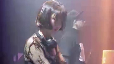 R - 酒吧女DJ现场