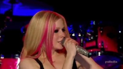 Avril Lavigne - Runaway & 打鼓 多伦多演唱会 现场版 英文字幕