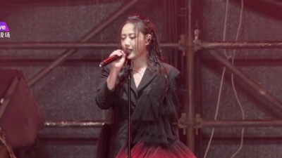 综艺娱乐来了 - 草莓音乐节 陈粒《难解风情》YYDS！