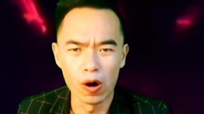 云南歪郭 - 搞笑版《涛声依旧》。
